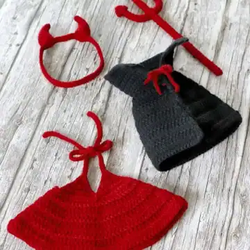 Halloween costume for amigurumi toys.