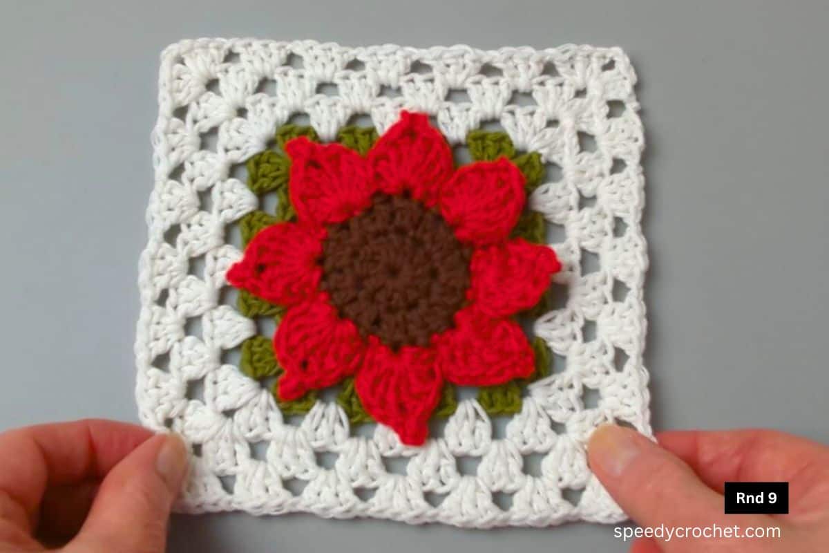 Red flower granny square.