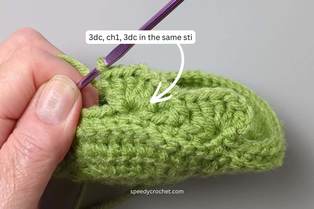 Crochet shell stitch on a crochet basket,